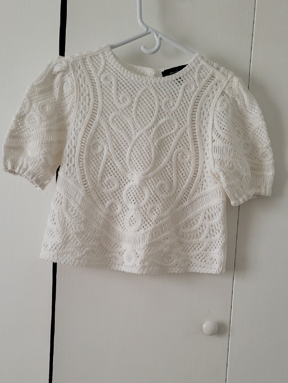 White House Black Market White Crochet Lace Puff-Sleeve Top